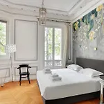 Magnificent Appt - 2bd-4p - Georges V - Champs-elysees Apartman *