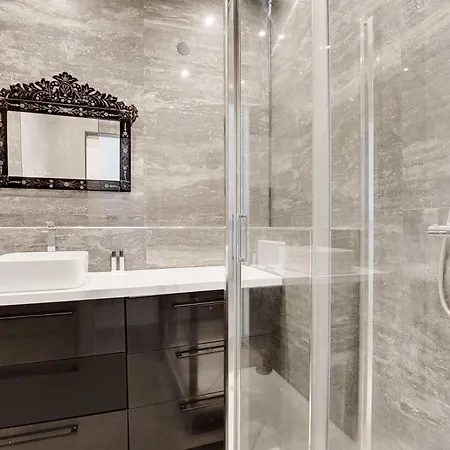 Magnificent Appt - 2bd-4p - Georges V - Champs-elysees Apartment *