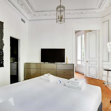Magnificent Appt - 2bd-4p - Georges V - Champs-elysees *