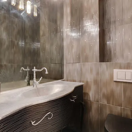 Apartment Magnificent Appt - 2bd-4p - Georges V - Champs-elysees Paris