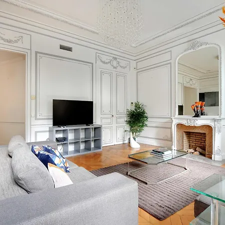 Magnificent Appt - 2bd-4p - Georges V - Champs-elysees Paris