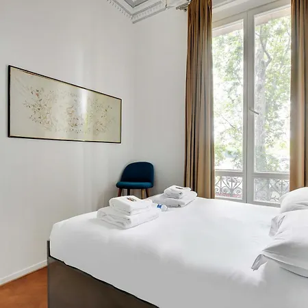Magnificent Appt - 2bd-4p - Georges V - Champs-elysees * 巴黎